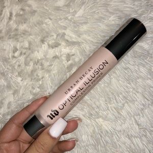 URBAN DECAY OPTICAL ILLUSION PRIMER